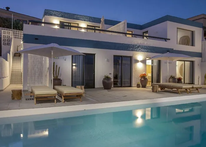 Luxury with heated pool IV