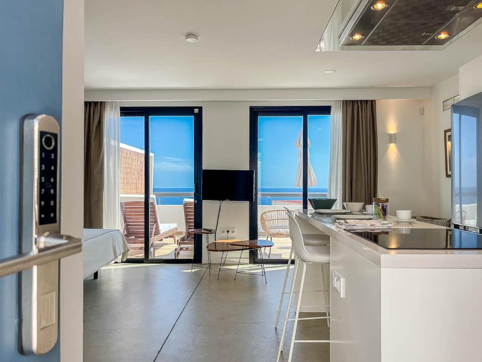 Luxury with heated pool IV Apartament